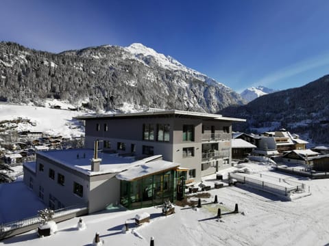 Property building, View (from property/room)