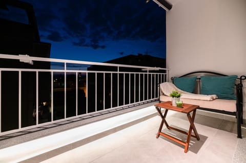 Kailani Luxury Central 3 Bedroom, 3 Bathroom Apartment With a Sunny Balcony Apartment in Zadar