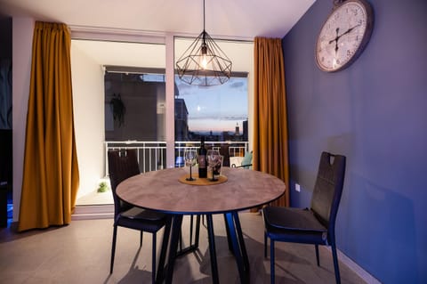 Kailani Luxury Central 3 Bedroom, 3 Bathroom Apartment With a Sunny Balcony Apartment in Zadar