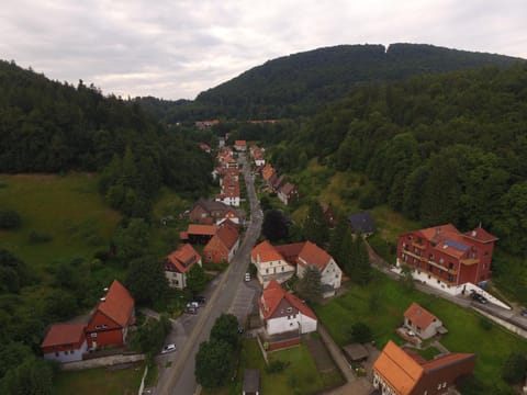 Neighbourhood, Bird's eye view