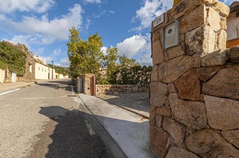 Neighbourhood, Street view