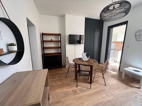 Joli appartement avec cour privée Apartment in Dunkirk