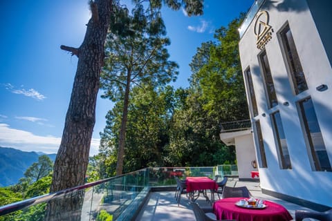 Dining area, Mountain view