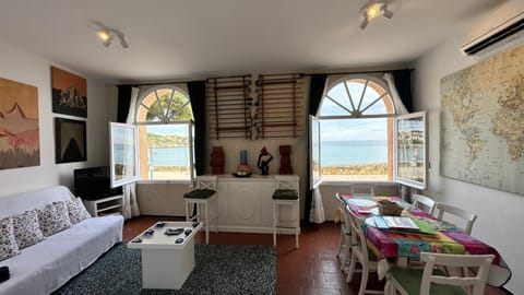 Living room, Dining area, Sea view