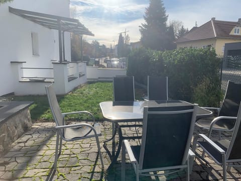 Patio, BBQ facilities, Balcony/Terrace