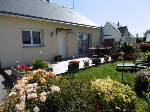 Facade/entrance, Garden