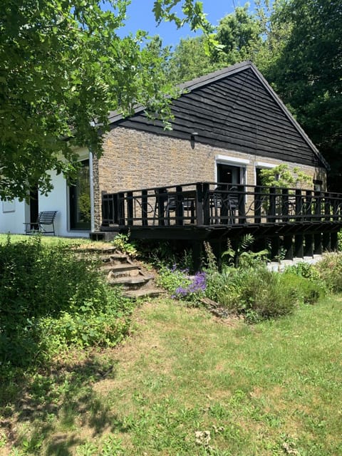 Property building, Spring, Day, Natural landscape, Garden, Balcony/Terrace, Garden view