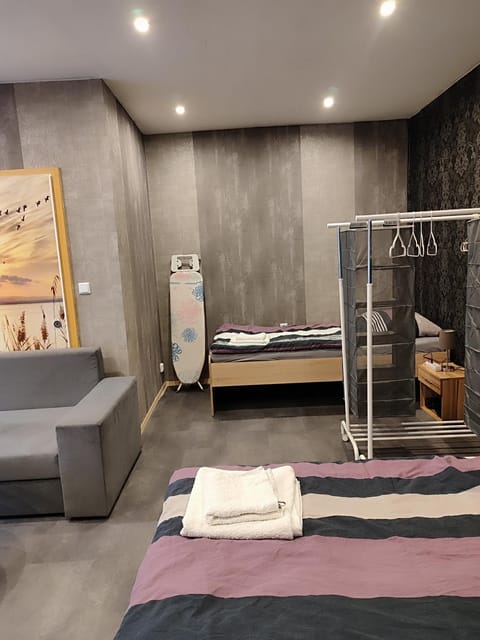 Bed, Living room