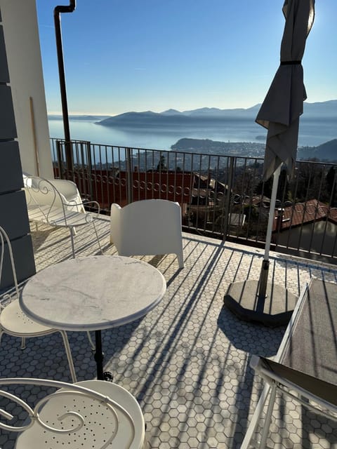 Patio, Day, Natural landscape, Balcony/Terrace, Seating area, Mountain view, Sea view