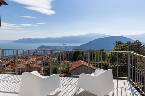 Nearby landmark, Day, Natural landscape, View (from property/room), Balcony/Terrace, Lake view, Mountain view, Sea view