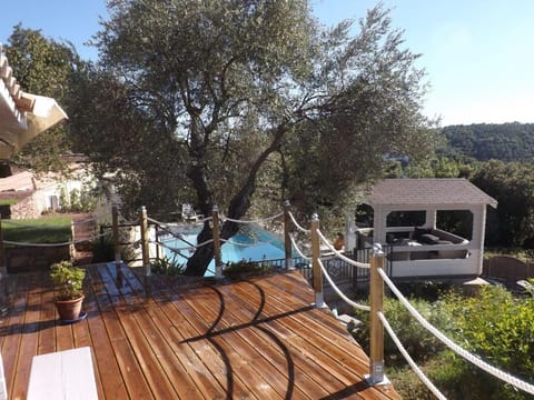 Chalet de charme tout confort House in Saint-Raphael