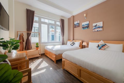 Bed, TV and multimedia, Bedroom