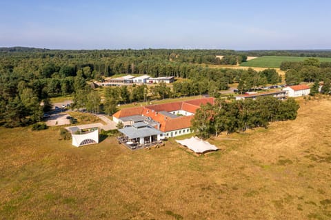 Property building, Natural landscape, On site, Location