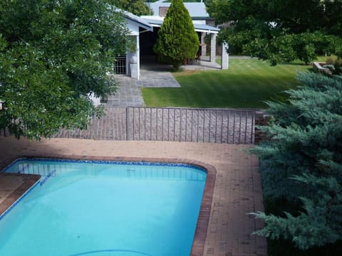Garden, Swimming pool