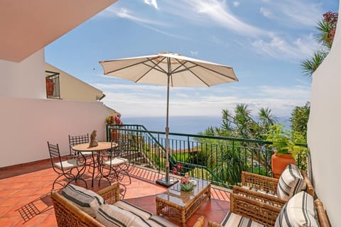 Patio, View (from property/room), Balcony/Terrace