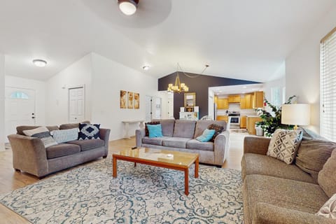 Lavender Lake Lodge House in Roslyn