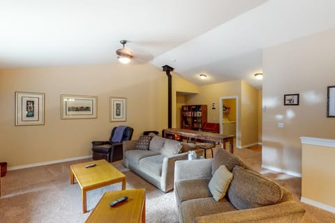 Lavender Lake Lodge House in Roslyn