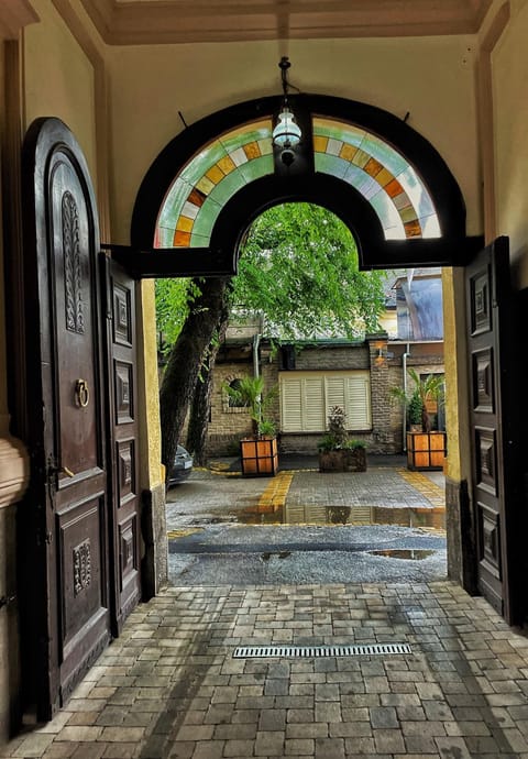 Facade/entrance, Garden