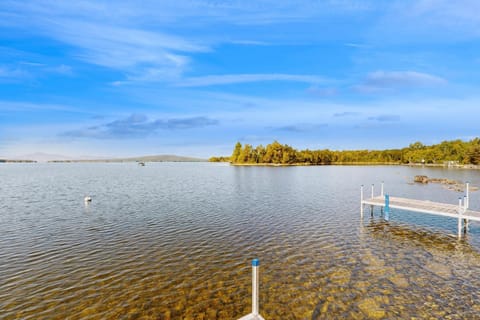 Lakeshore Lovely House in Moosehead Lake
