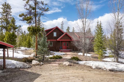 Property building, Natural landscape, Winter