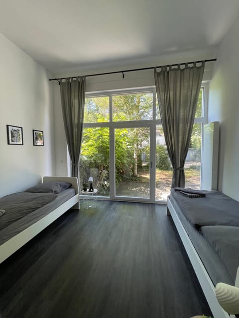 Bed, Garden, View (from property/room), Photo of the whole room, Bedroom, Garden view