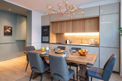 Kitchen or kitchenette, Living room, Dining area