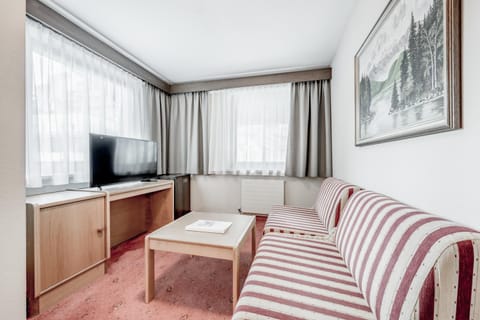 TV and multimedia, Seating area