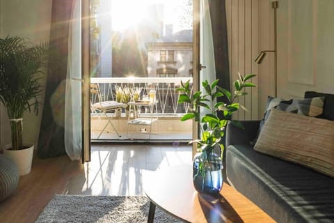 Balcony/Terrace, City view, Street view