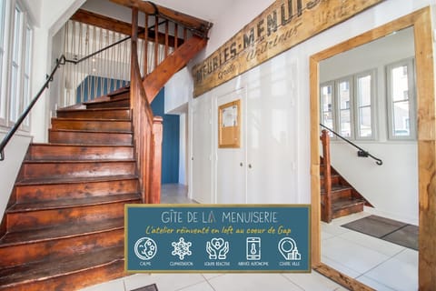 Facade/entrance, Text overlay