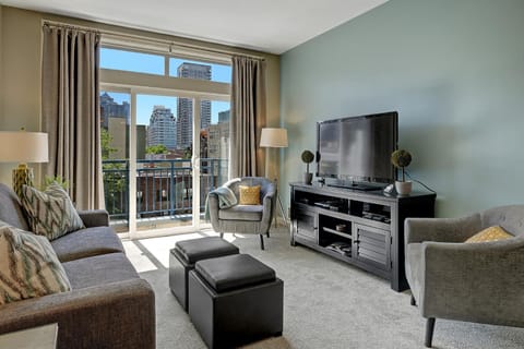 TV and multimedia, Living room, Seating area, City view