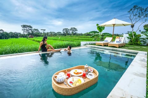 People, Natural landscape, Food and drinks, Food, Pool view, Swimming pool, Breakfast, Continental breakfast