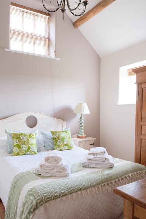 Swallow Barn at Millfields Farm Cottages House in East Staffordshire District