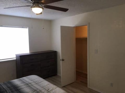 Cozy 1-BR upstairs apartment, near Fort Sill! Apartment in Lawton