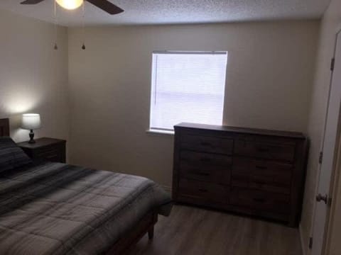Cozy 1-BR upstairs apartment, near Fort Sill! Apartment in Lawton