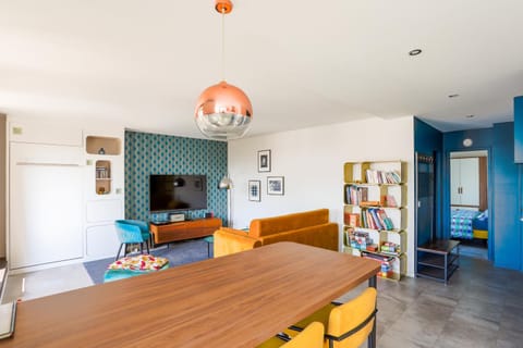 Living room, Dining area