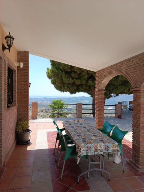 Patio, Day, Natural landscape, View (from property/room), Balcony/Terrace, Living room, Seating area, Dining area, Sea view
