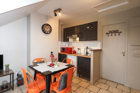 Style Industriel Aux Bords de la Loire Apartment in Blois