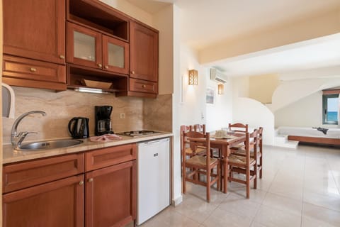 Caldera Bay Resort in Platanias