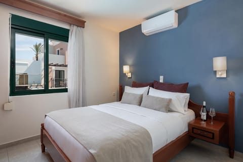 Caldera Bay Resort in Platanias