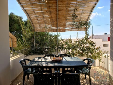 Property building, Patio, Day, View (from property/room), Balcony/Terrace, Dining area