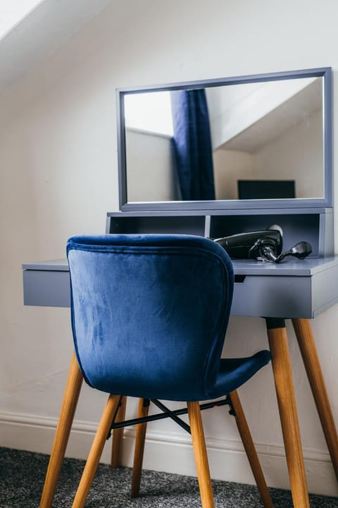 Skelton House - Fast Wi-Fi - Work Stays - Groups House in Leeds