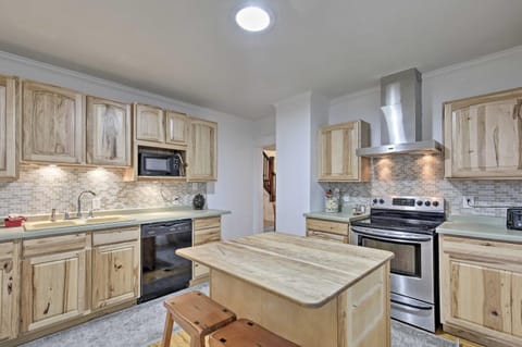 Walk to Lake Superior Ontonagon Home with Fire Pit! House in Wisconsin