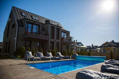 Property building, Summer, Swimming pool