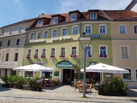 Facade/entrance