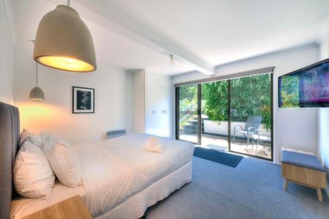 Patio, TV and multimedia, Bedroom