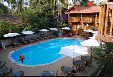 Swimming pool