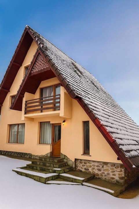 Property building, Day, Winter