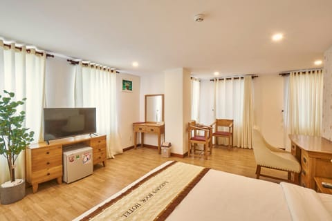 TV and multimedia, Photo of the whole room, Seating area