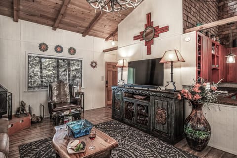 A Climbing Cub House in Ruidoso