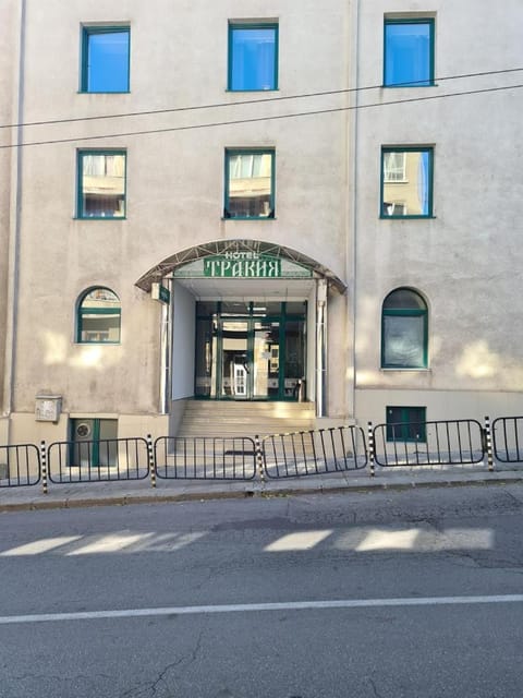 Property building, Day